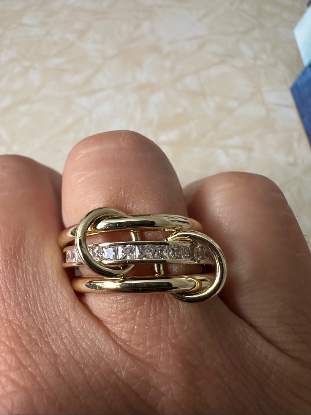 Gold-Tone Interlocking Circle Ring - Gold